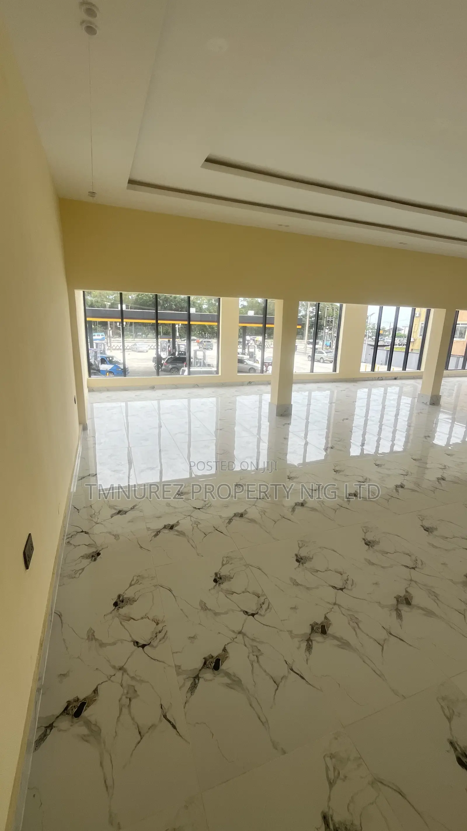 Showroom Space.(A Multipurpose)