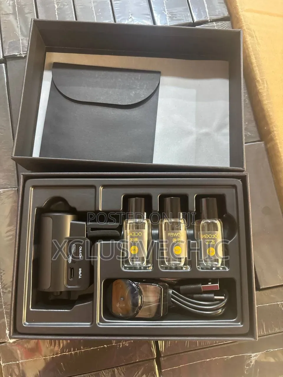 Rechargeable Car Humidifier (With 3 Oils)