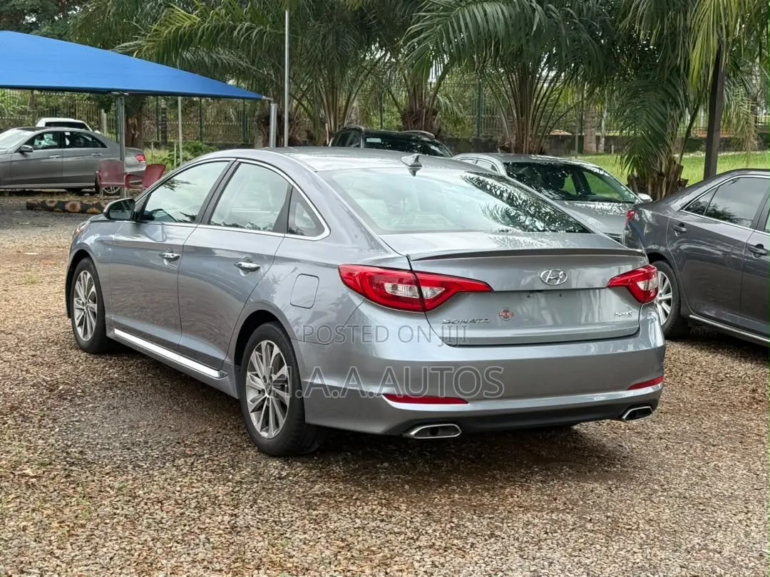 Hyundai Sonata Sport Sedan FWD (2.4L 4cyl 6A) 2016 Silver