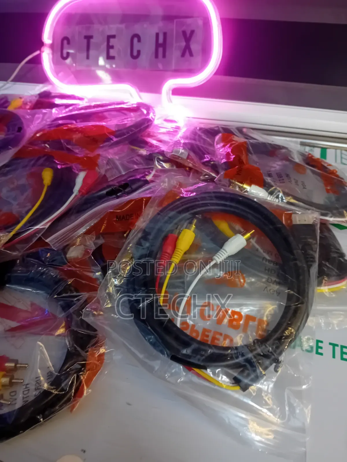HDTV Cable. Hdmi to Av 1.5m Cable