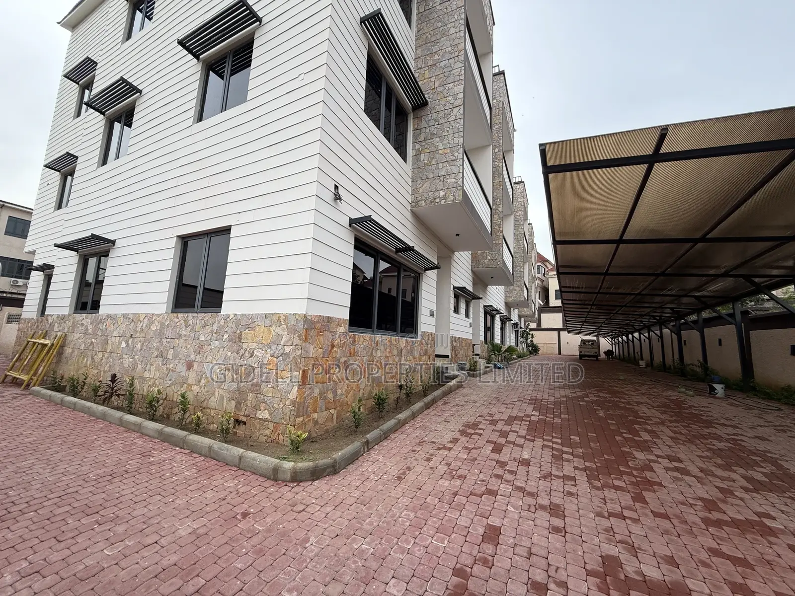 4bdrm Townhouse/Terrace in Wuye for sale