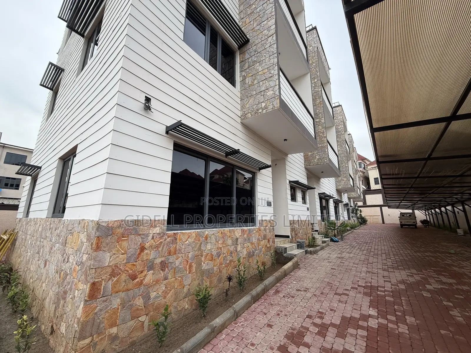4bdrm Townhouse/Terrace in Wuye for sale