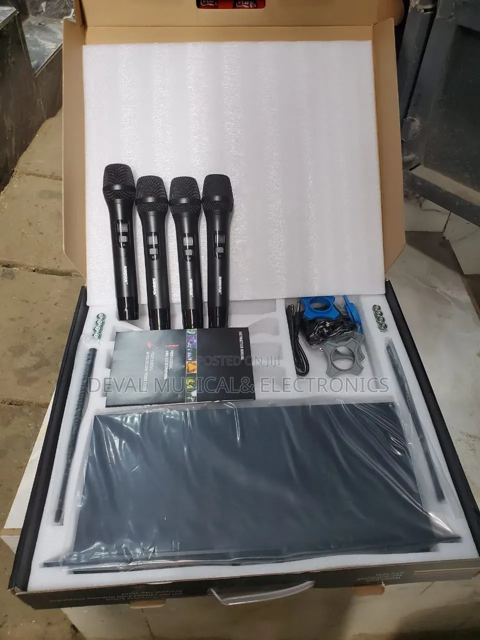 Shure Wireless Microphone 4handle