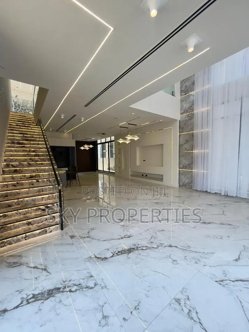 5bdrm Duplex in Fhase1, Lekki Phase 1 for sale