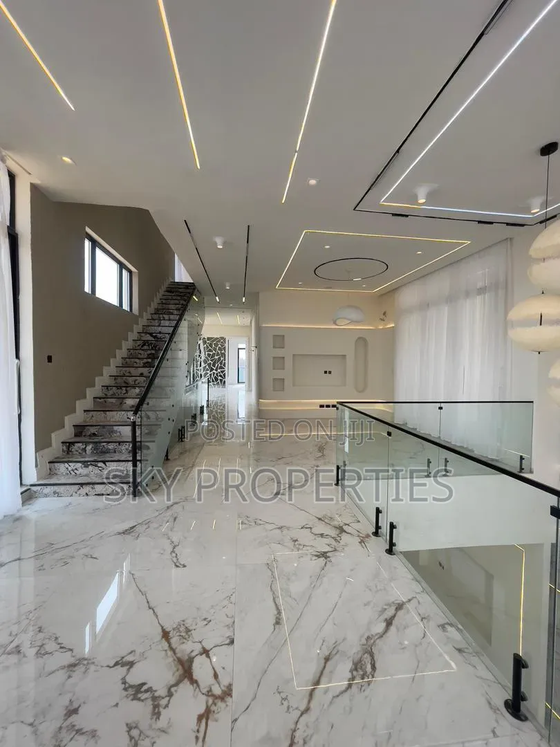 5bdrm Duplex in Fhase1, Lekki Phase 1 for sale