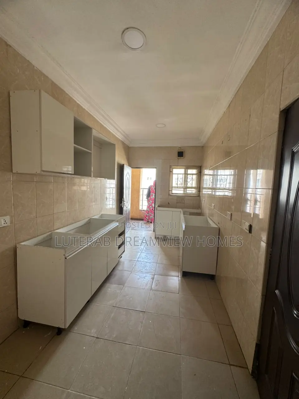 3bdrm Block of Flats in Wuye for rent