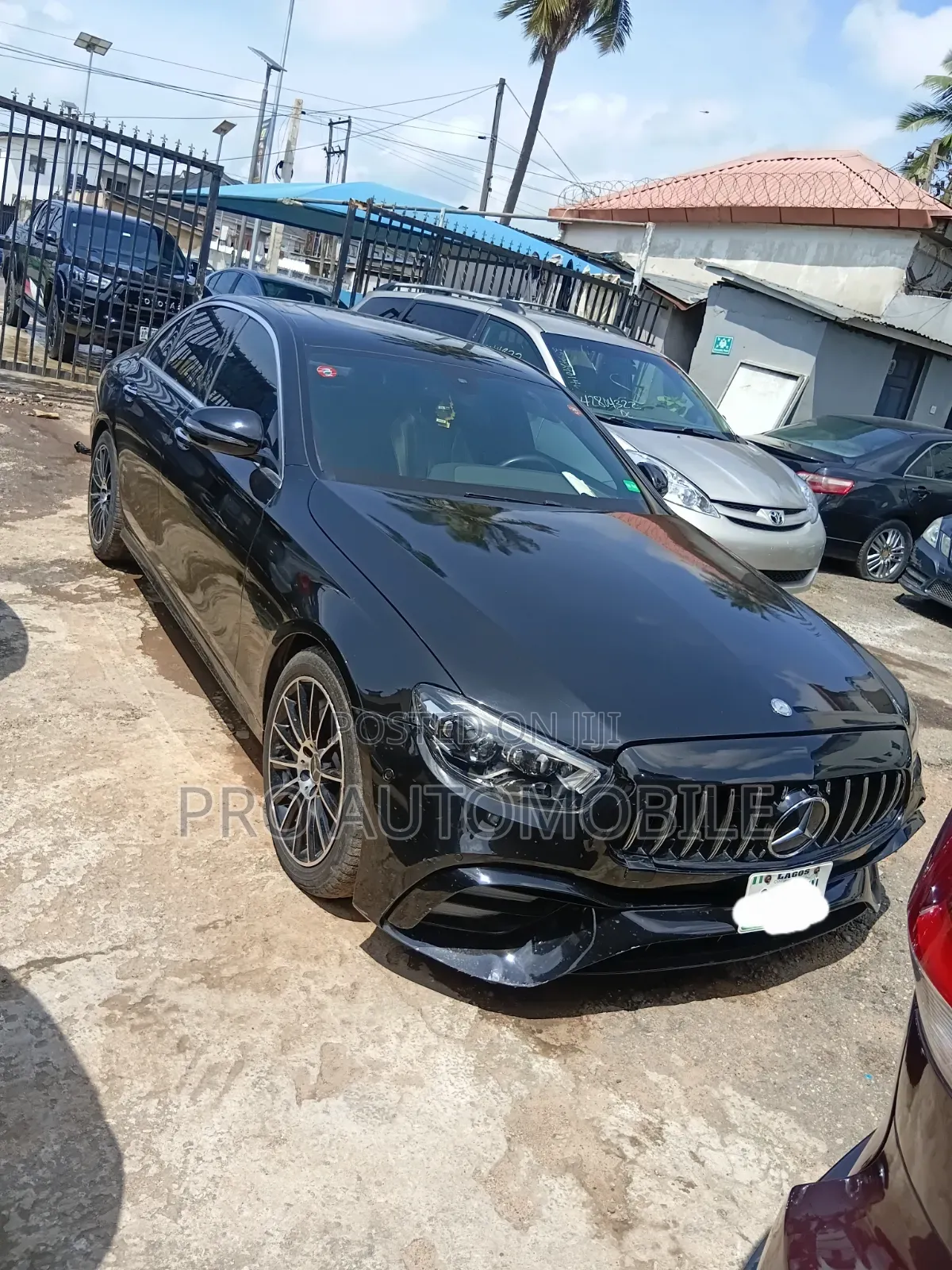 Mercedes-Benz E300 2018 Black