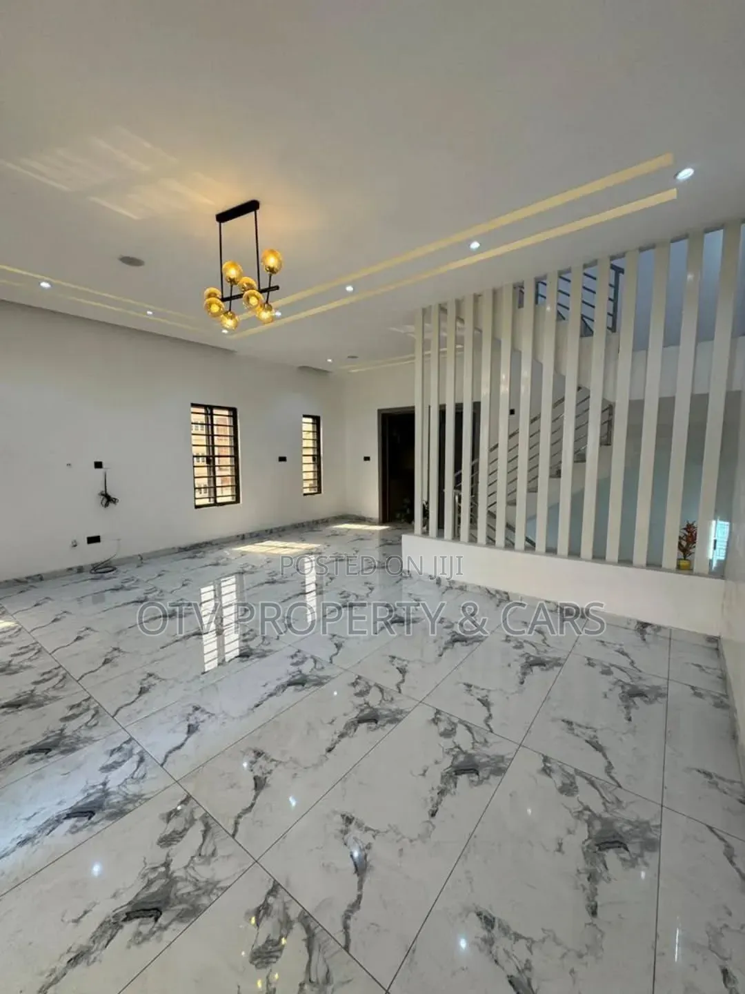 Furnished 5bdrm Duplex in Chevron for sale