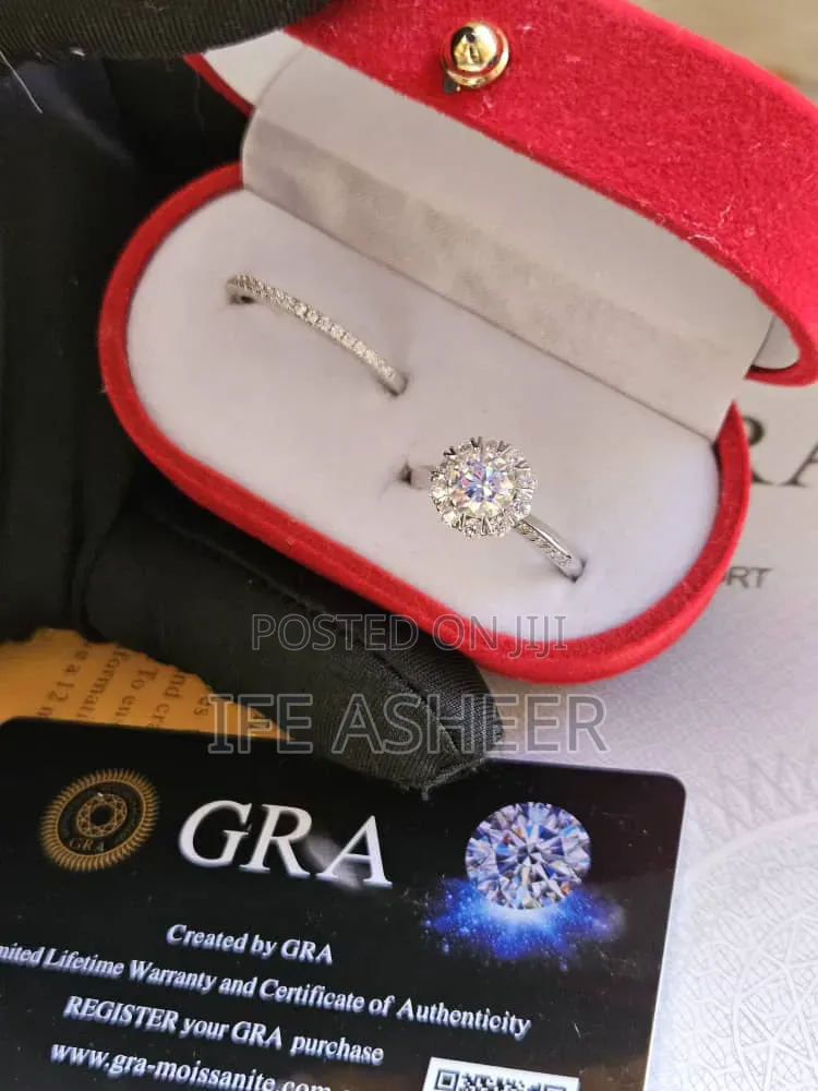 Luxury Female Mossanite Diamond Stone Silver Engagement Wedding Ring