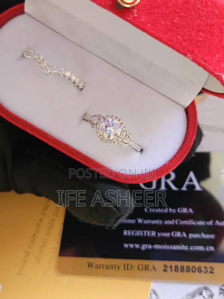 Luxury Female Mossanite Diamond Stone Silver Engagement Wedding Ring