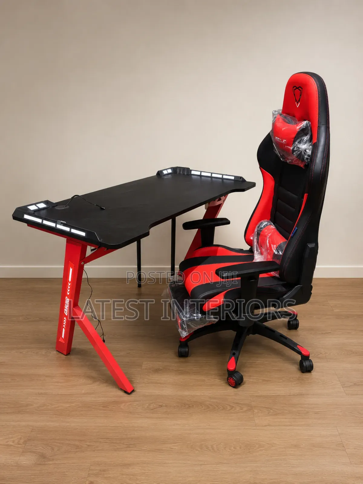 Set of Premium Non-Adjustable Gaming Table and Chair