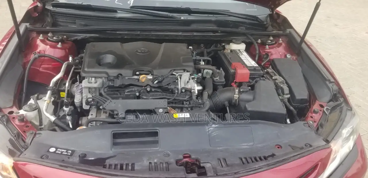 Toyota Camry SE FWD (2.5L 4cyl 8AM) 2018 Red