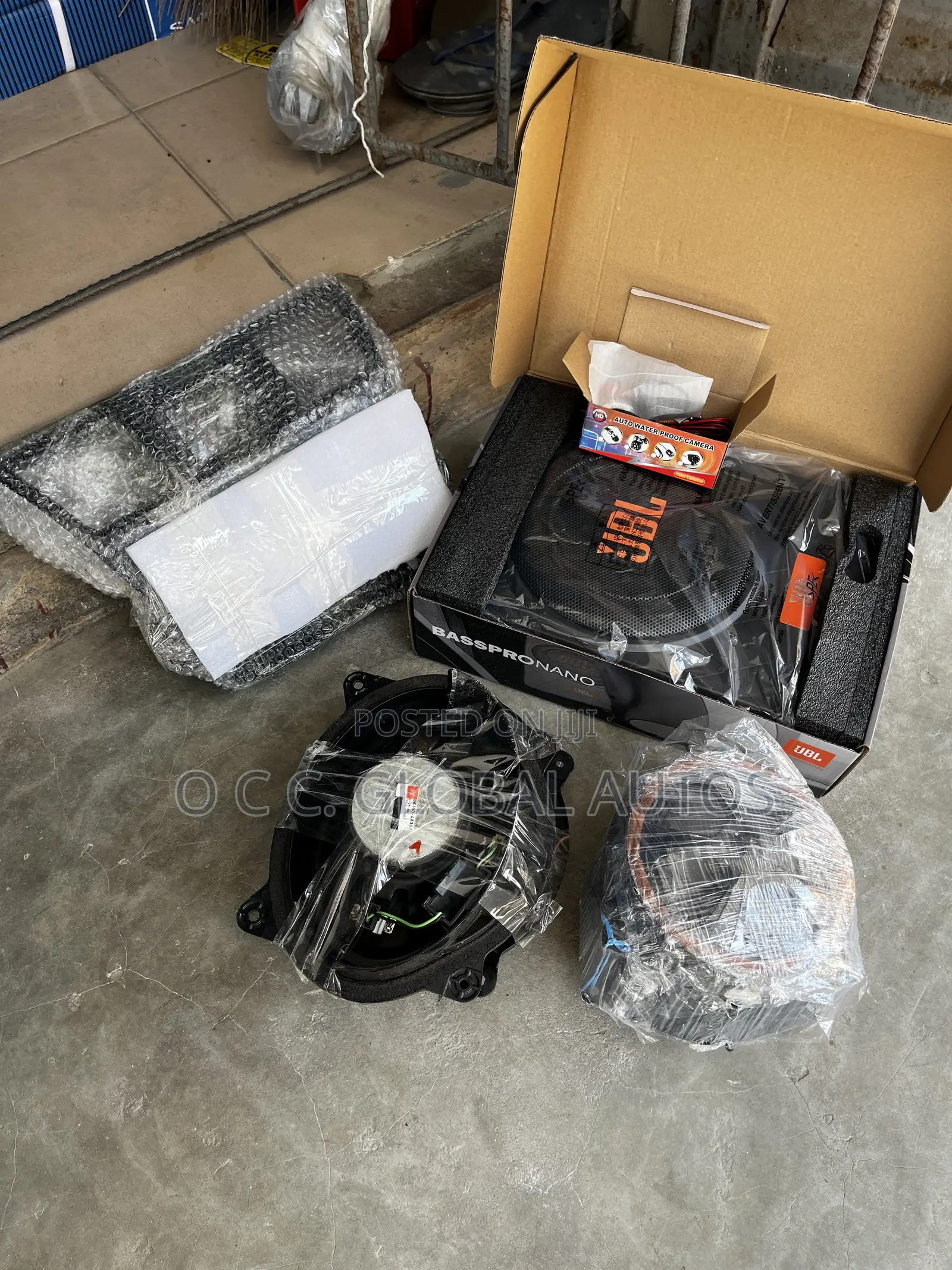 Toyota Highlander Doors Speakers and Subwoofer With Android Screen