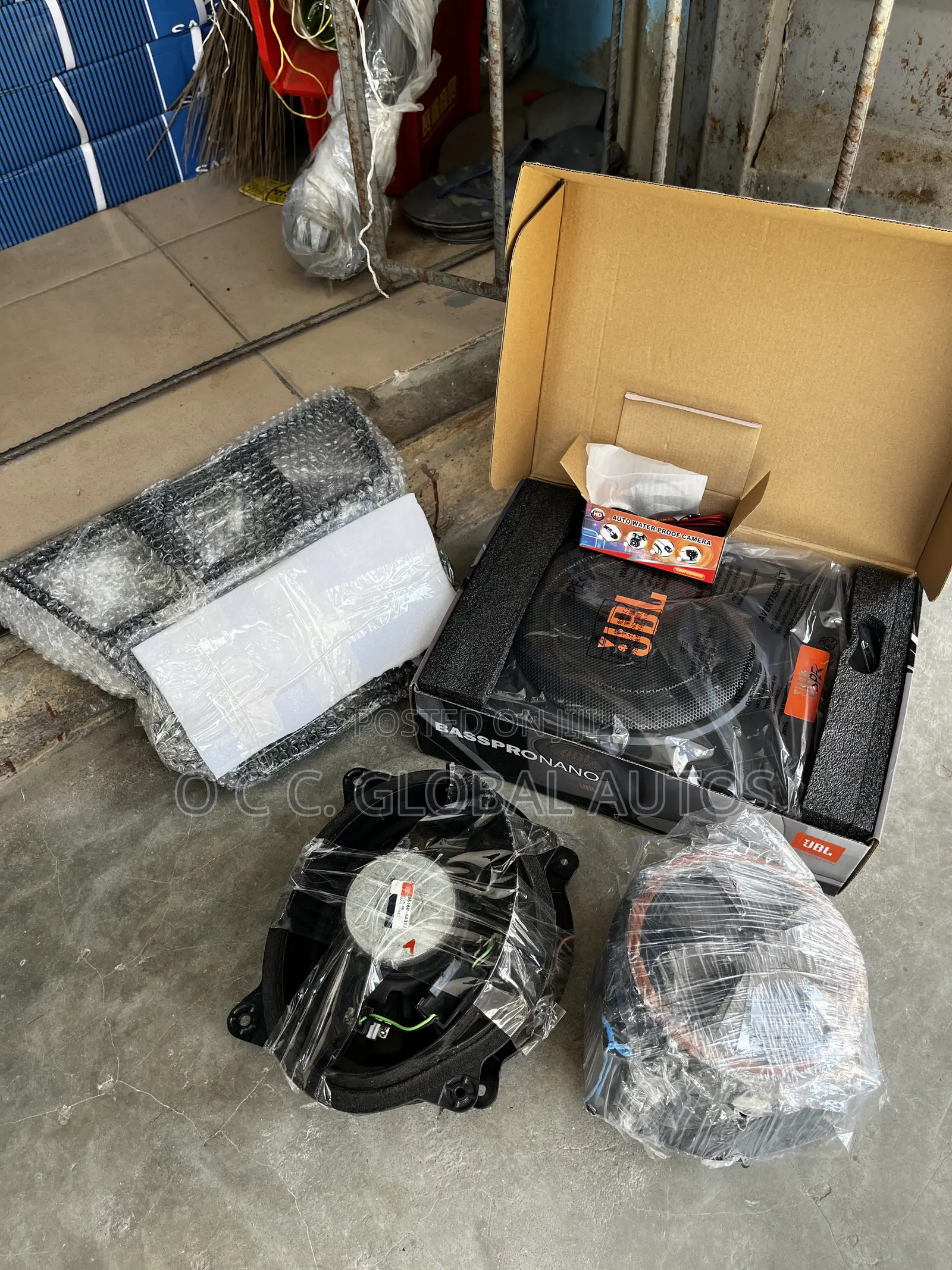 Toyota Highlander Doors Speakers and Subwoofer With Android Screen