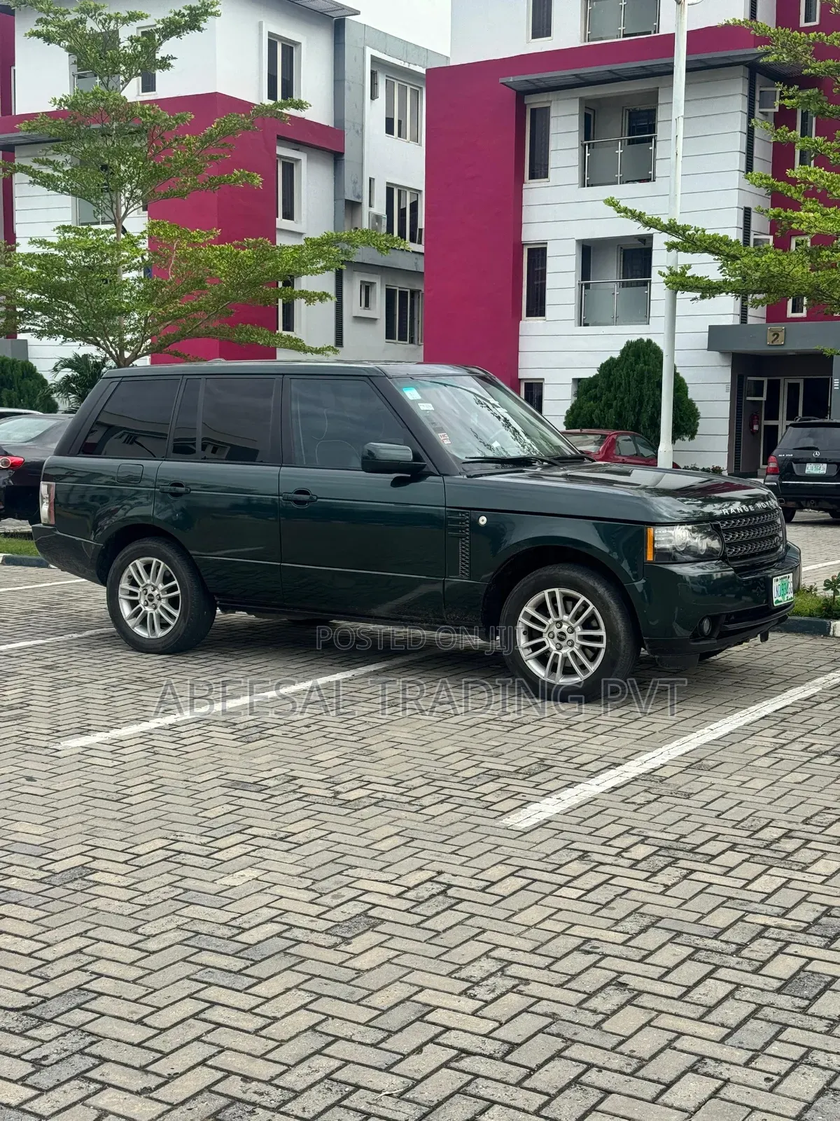 Land Rover Range Rover Vogue 2012 Black