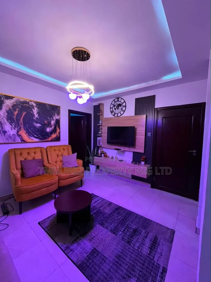 2bdrm Apartment in Lekki Phase 1 for rent
