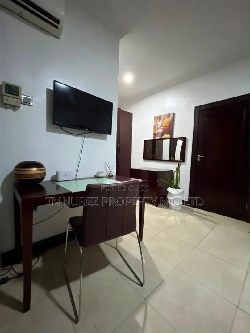 2bdrm Apartment in Lekki Phase 1 for rent