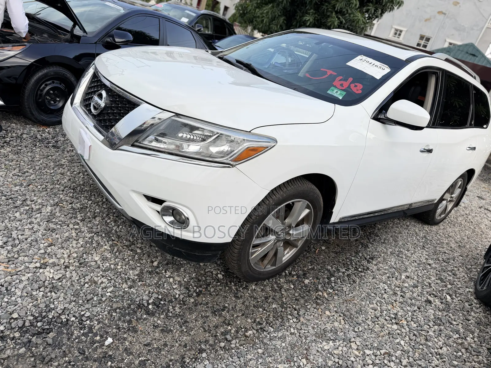 Nissan Pathfinder Platinum 4dr SUV 4WD (3.5L 6cyl CVT) 2014 White