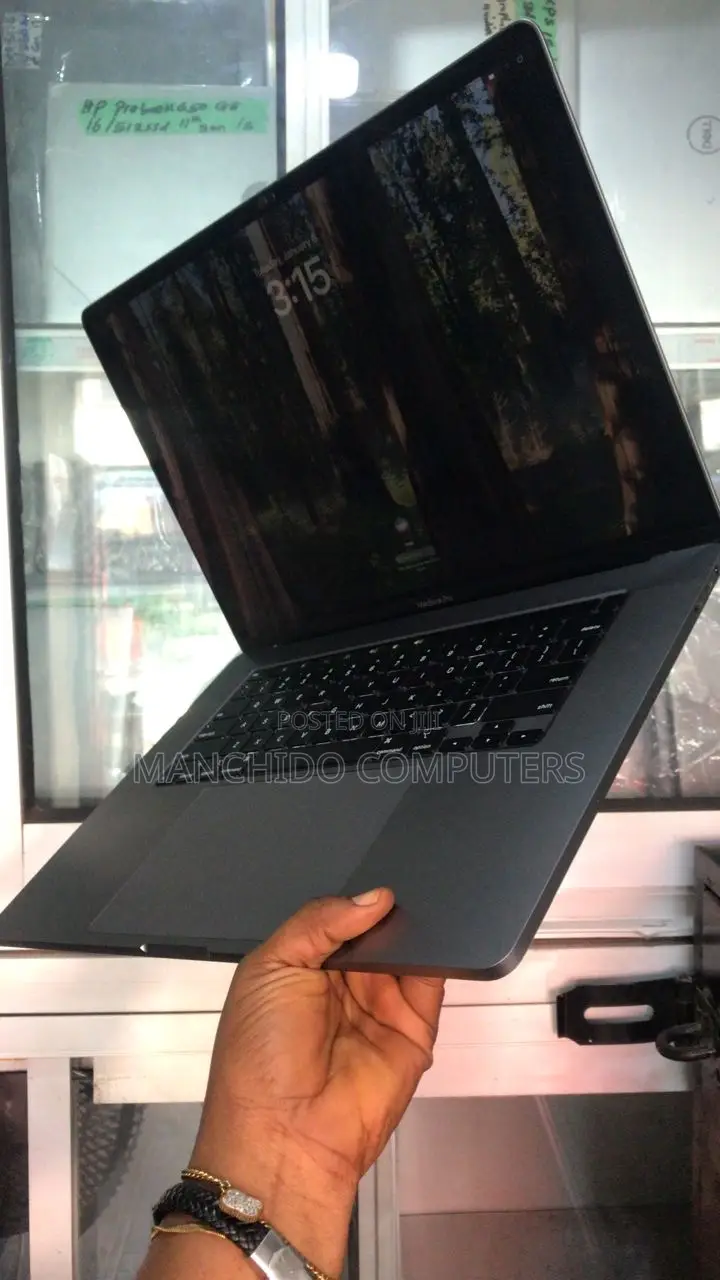 Laptop Apple MacBook Pro 2019 64GB Intel Core i9 SSD 2T
