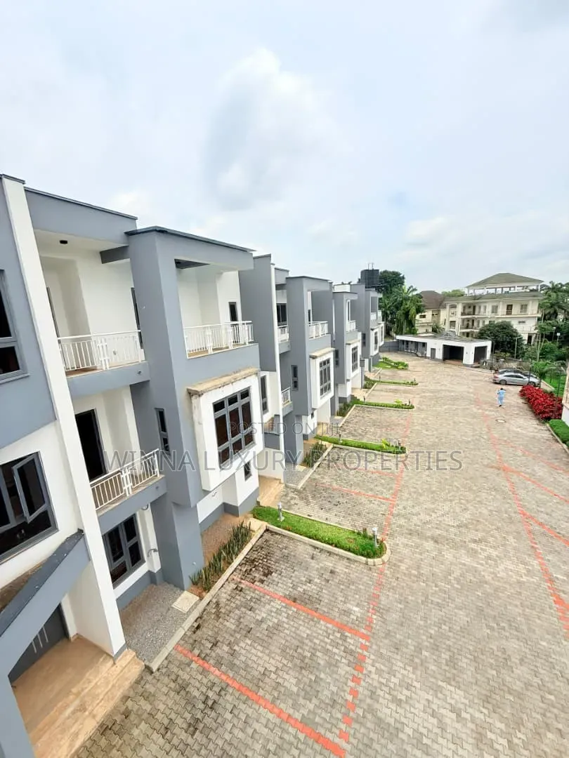 5bdrm Townhouse/Terrace in Wuse 2 for sale
