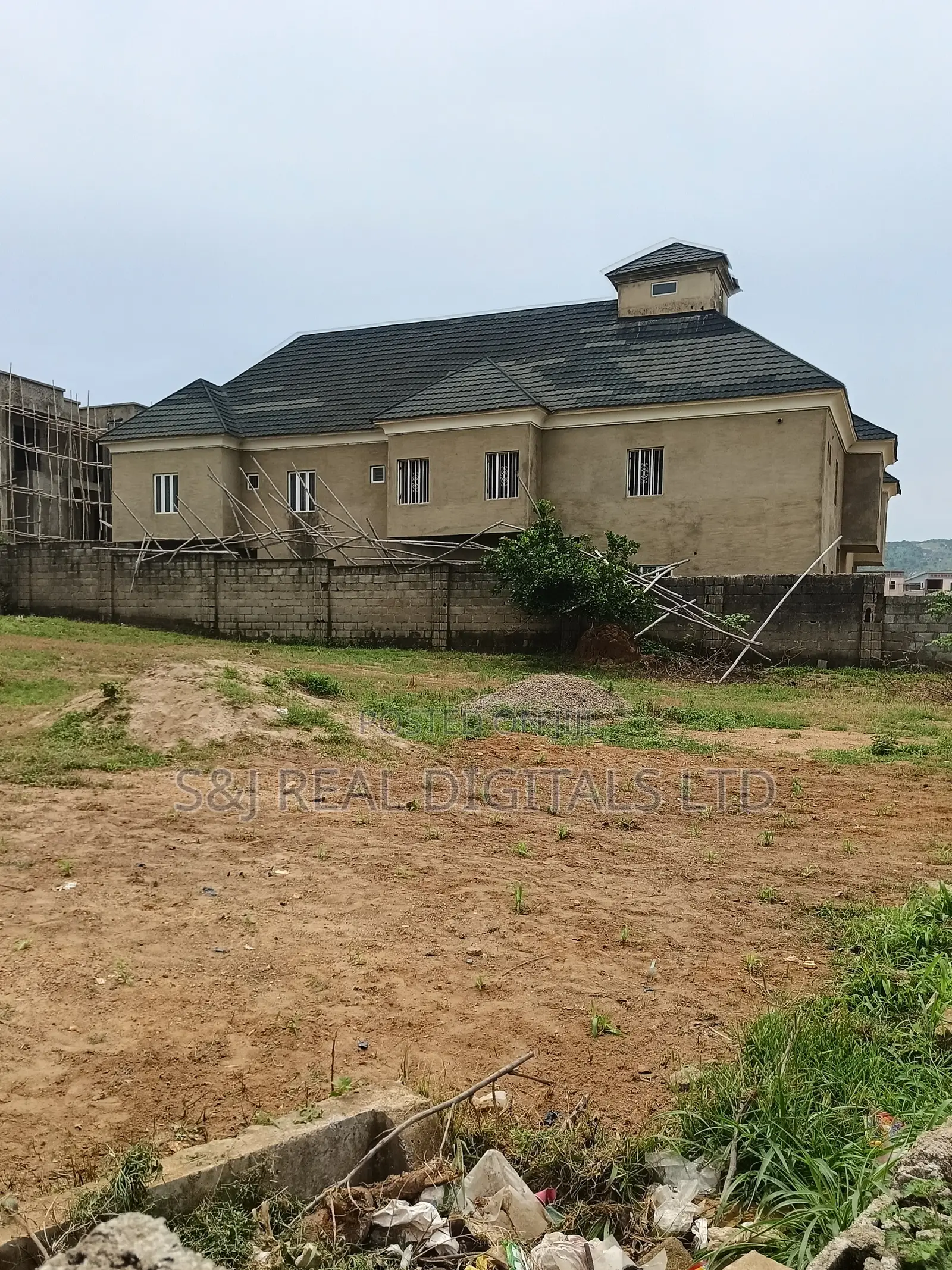 500 SQM Estate Land in Garam District