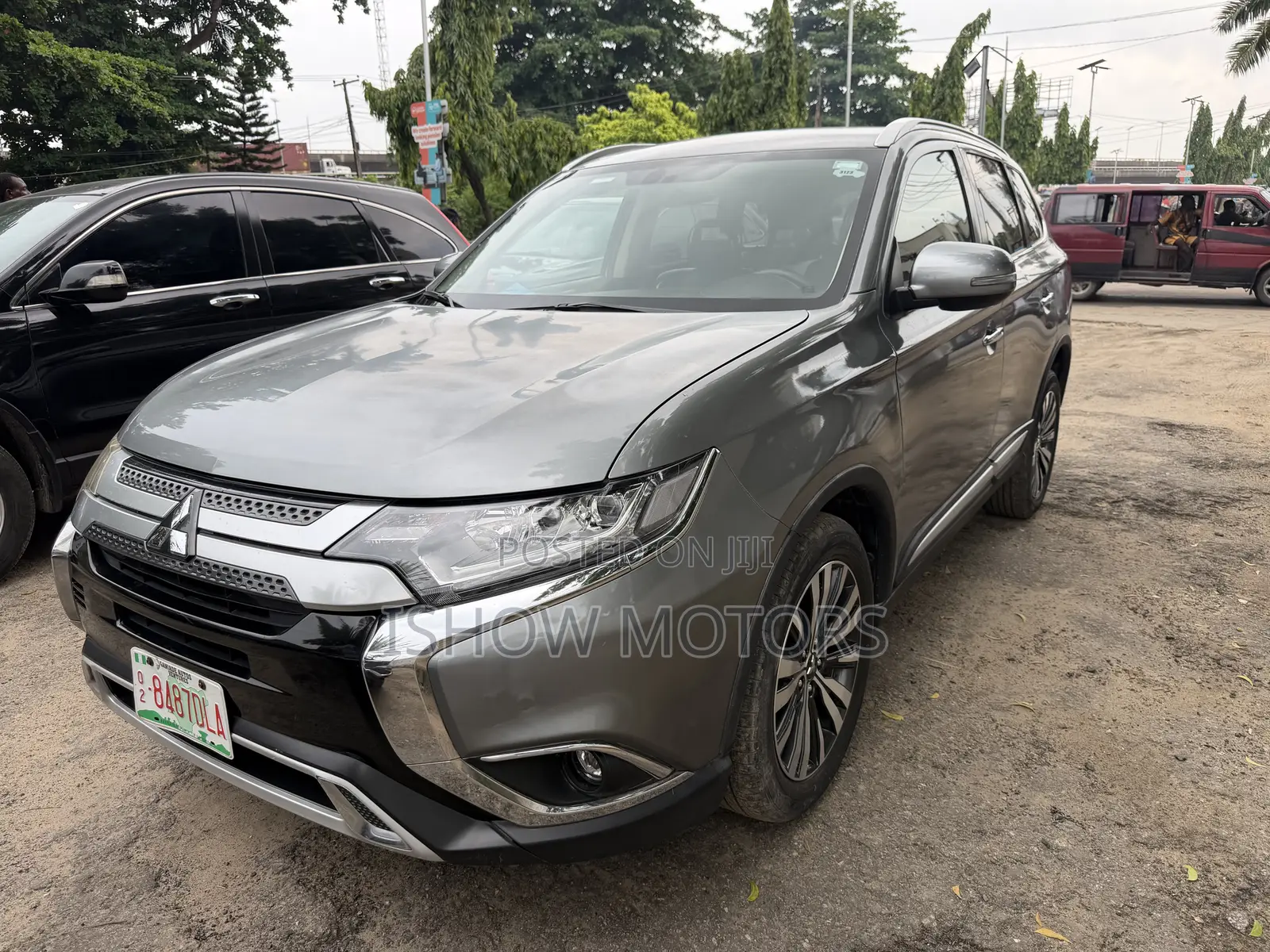 Mitsubishi Outlander LE FWD 2020 Silver