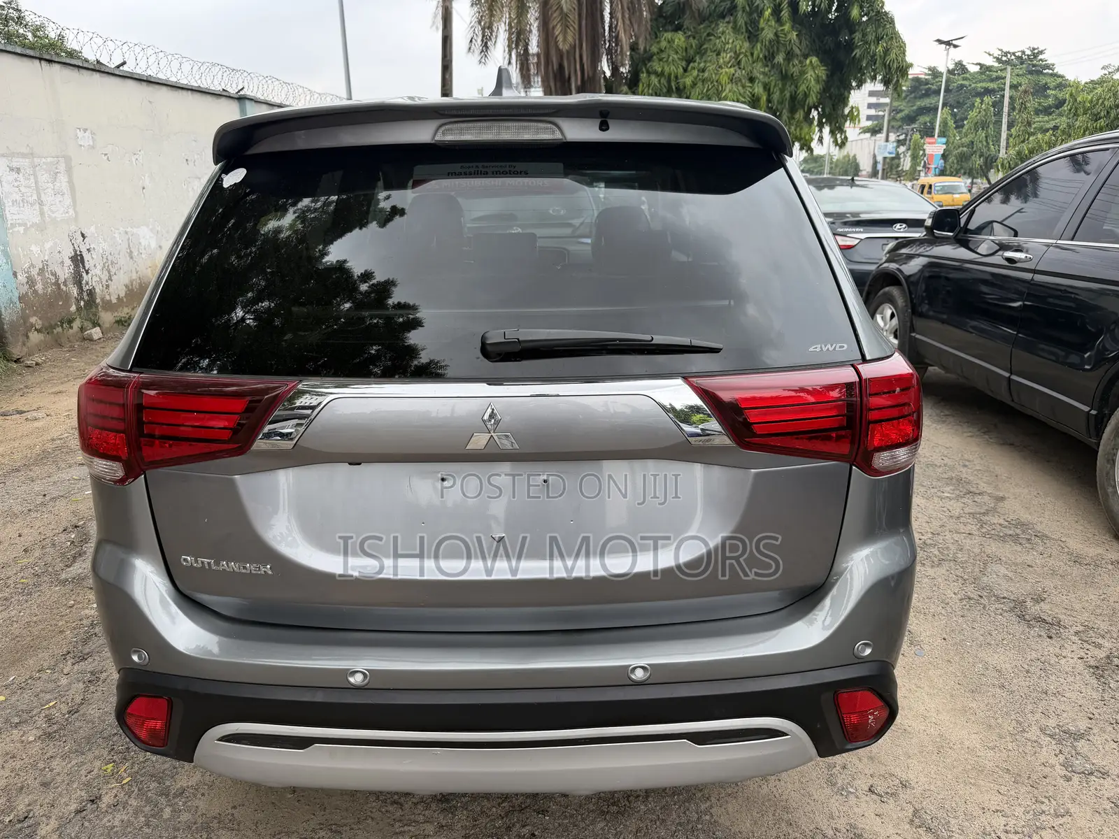 Mitsubishi Outlander LE FWD 2020 Silver