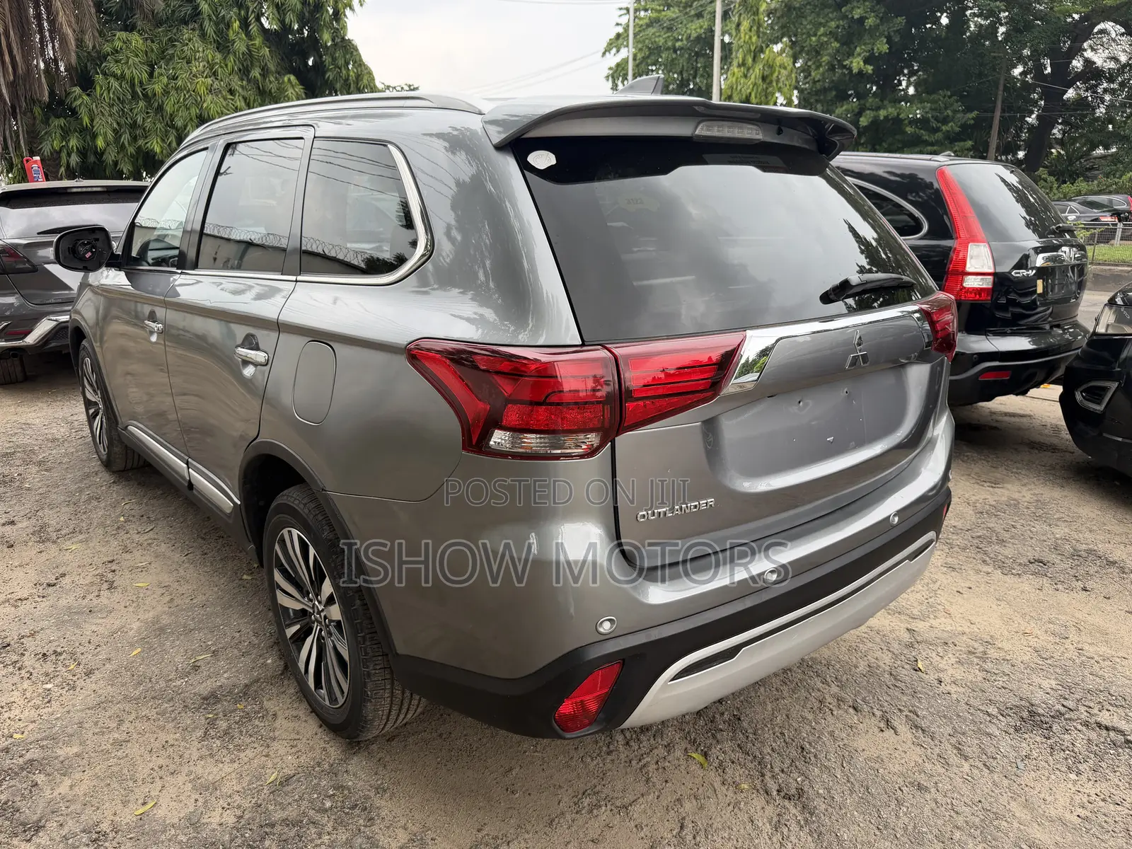 Mitsubishi Outlander LE FWD 2020 Silver