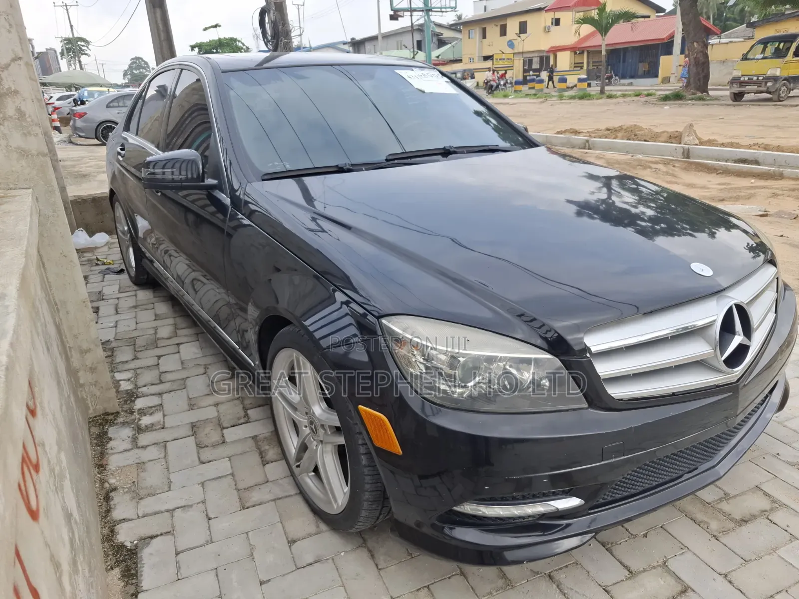 Mercedes-Benz C300 2011 Black