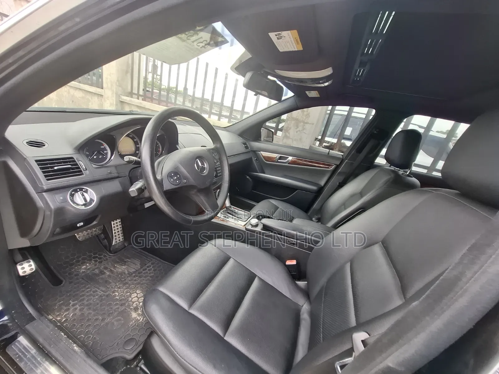 Mercedes-Benz C300 2011 Black