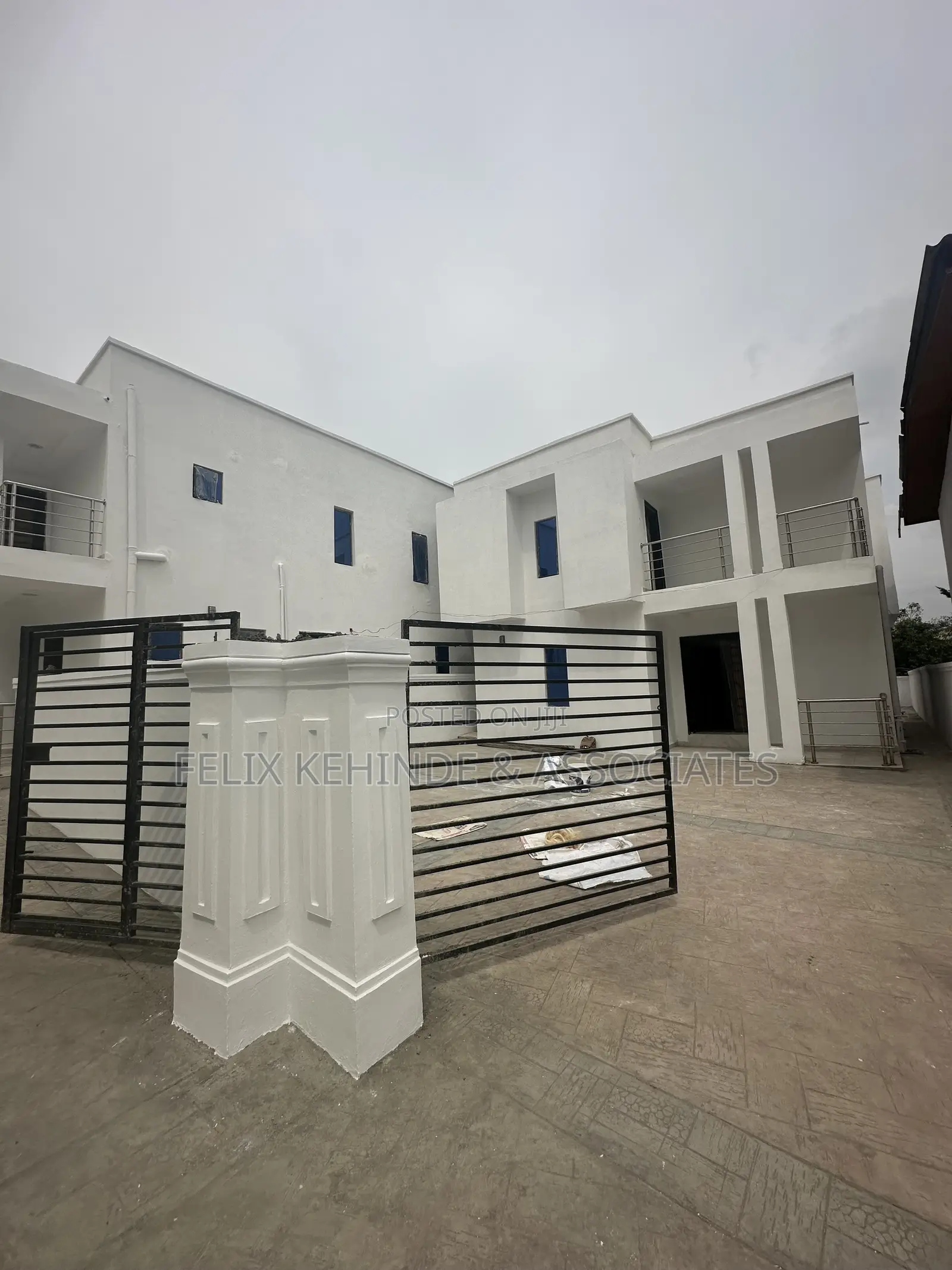 4bdrm Duplex in Adeyi, Old Bodija for sale