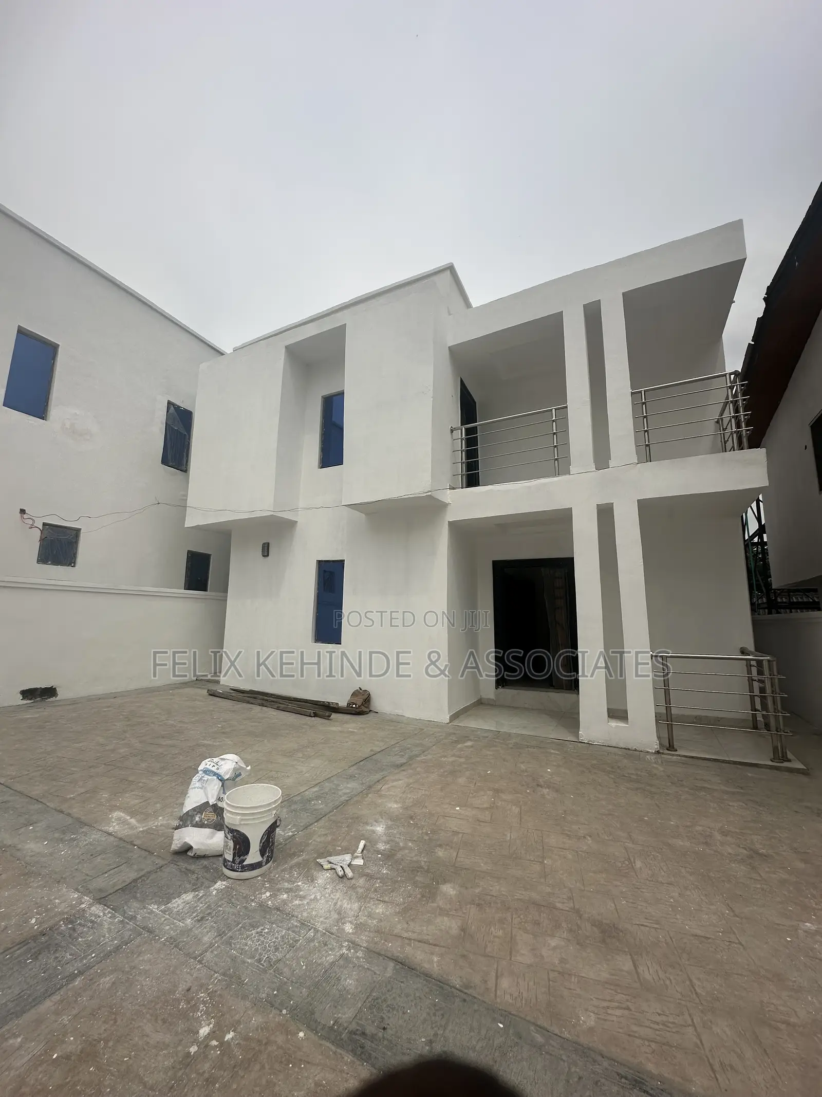 4bdrm Duplex in Adeyi, Old Bodija for sale