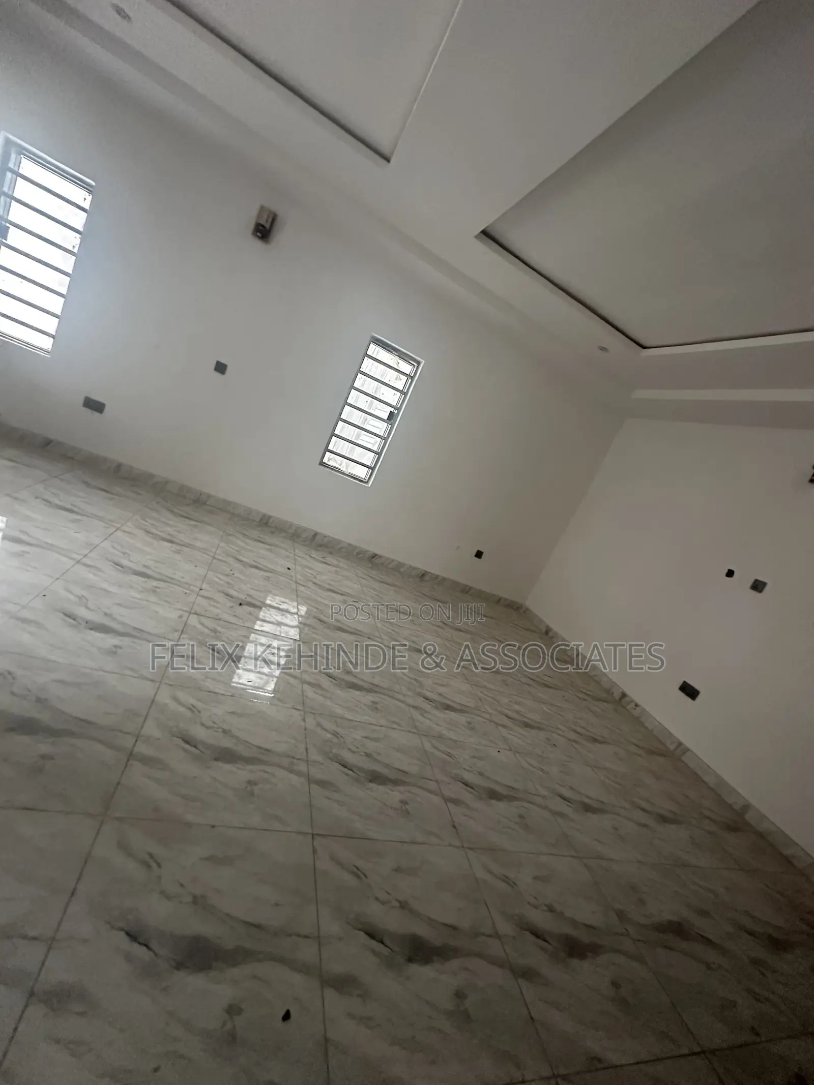 4bdrm Duplex in Adeyi, Old Bodija for sale