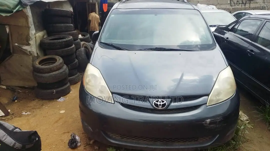 Toyota Sienna LE AWD 2006 Gray