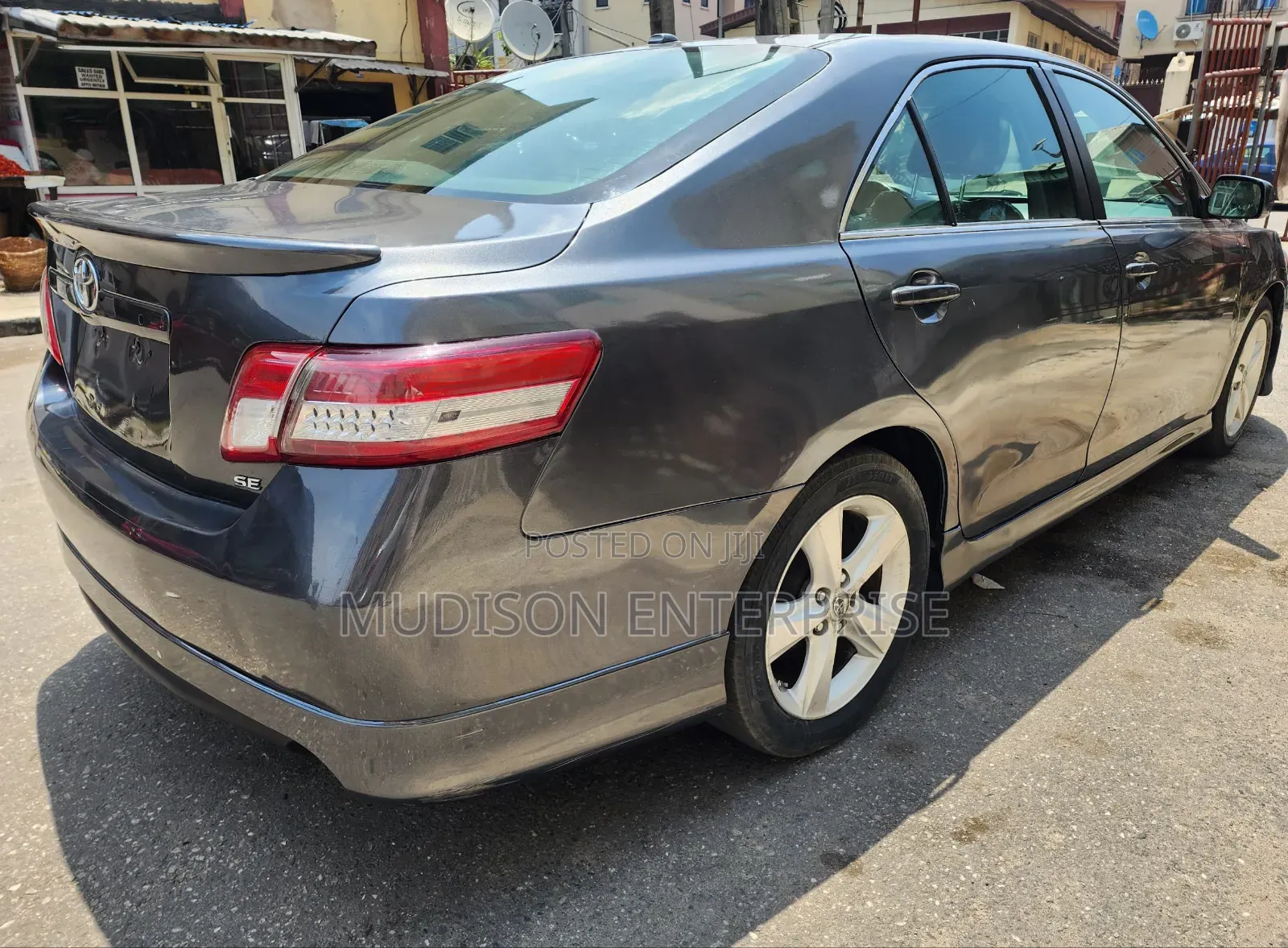 Toyota Camry SE 4dr Sedan (2.5L 4cyl 6AM) 2010 Gray