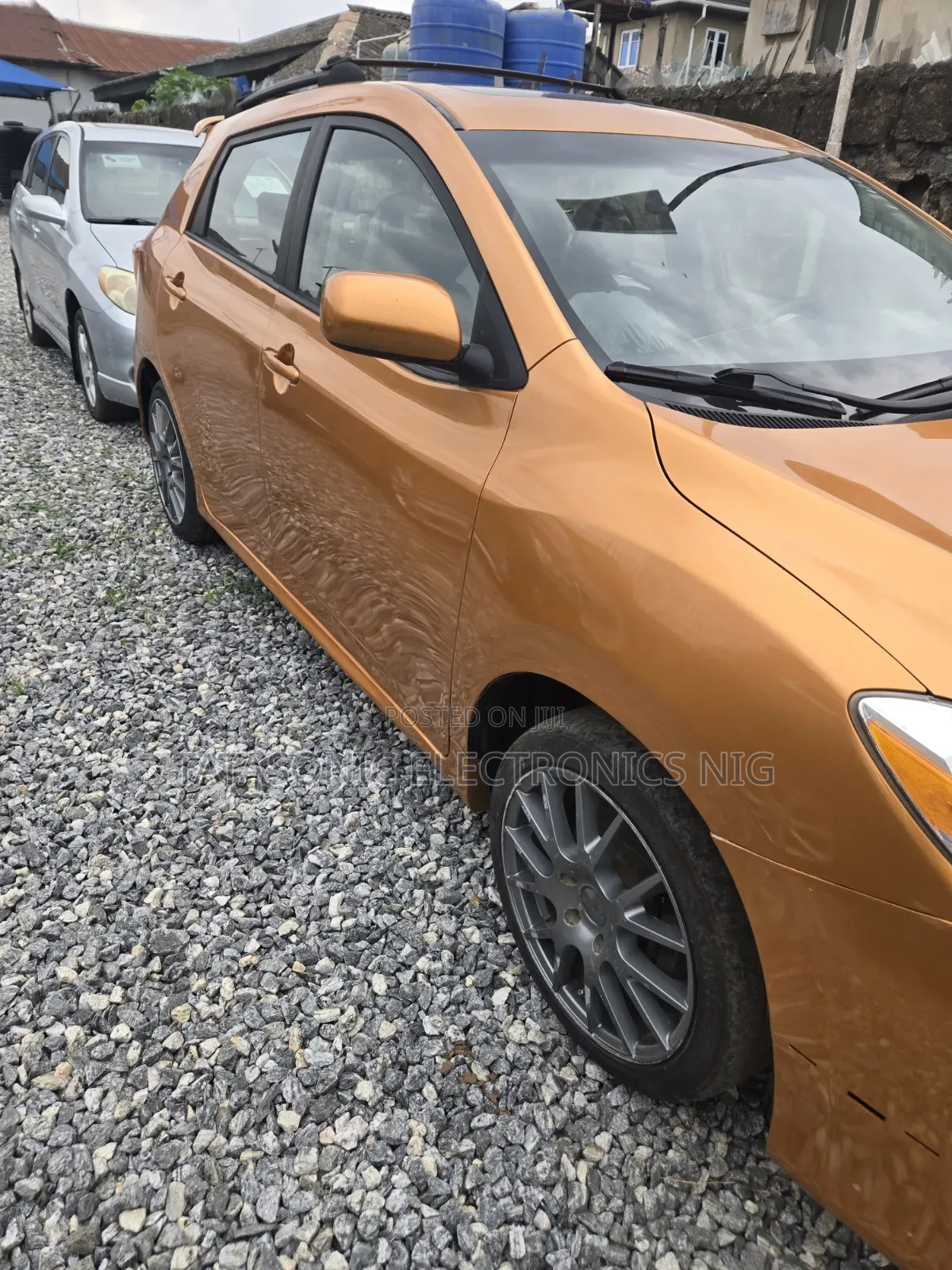 Toyota Matrix 2010 Gold