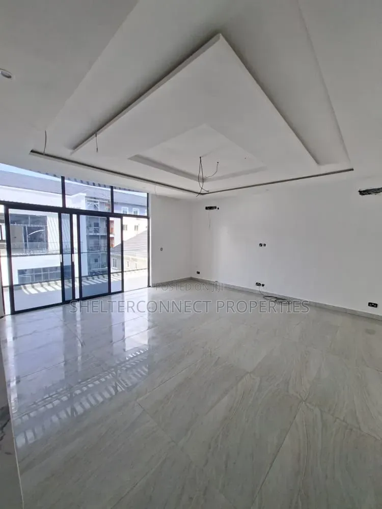 2bdrm Penthouse in Ikate for sale