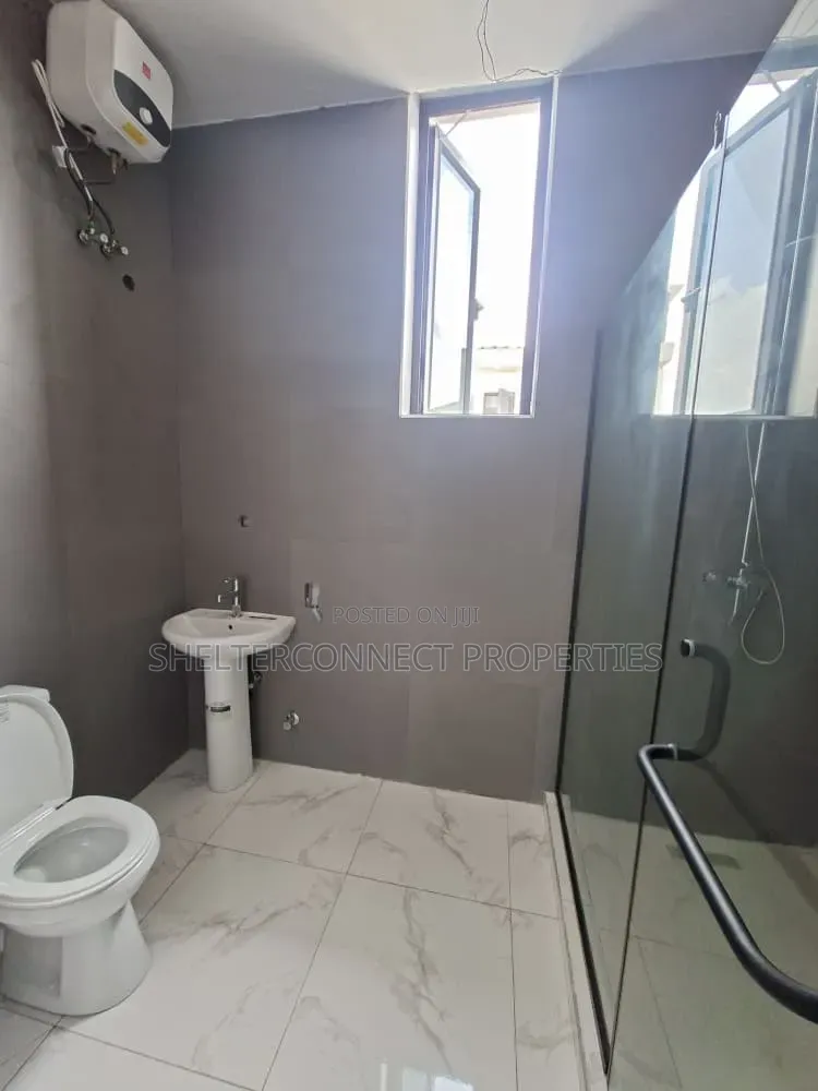 2bdrm Penthouse in Ikate for sale