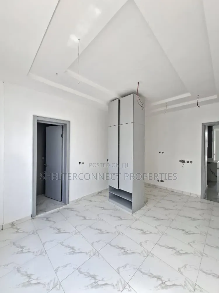 2bdrm Penthouse in Ikate for sale