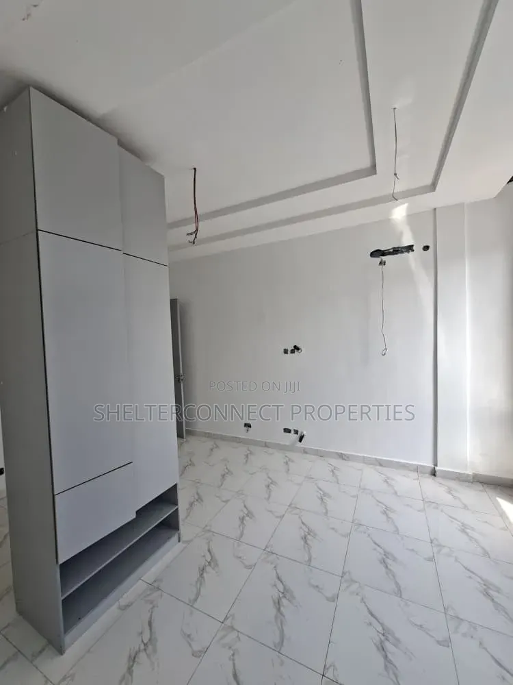 2bdrm Penthouse in Ikate for sale