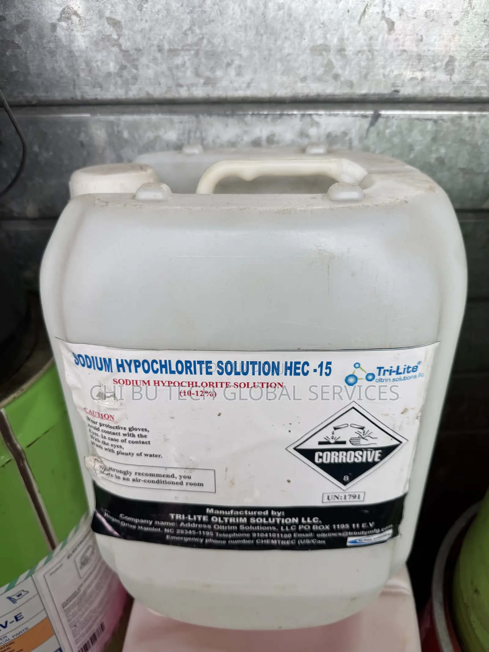 25-Liter Jug of Tri-Lite Brand Sodium Hypochlorite Solution Hec-15