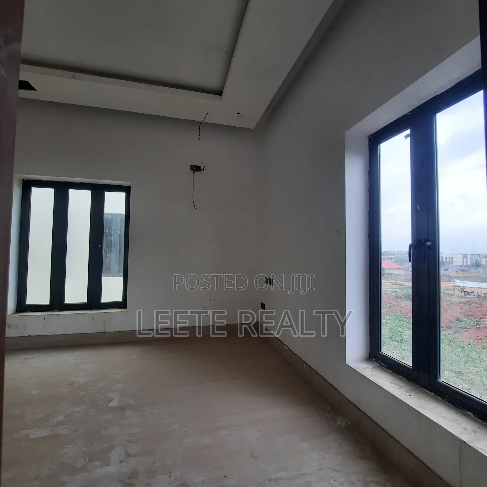 5bdrm Duplex in Jahi for sale