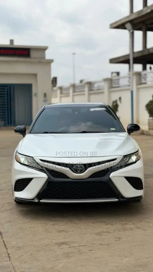 Toyota Camry XSE V6 (3.5L V6 8A) 2019 White