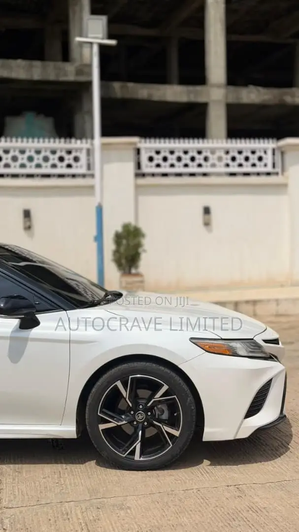 Toyota Camry XSE V6 (3.5L V6 8A) 2019 White