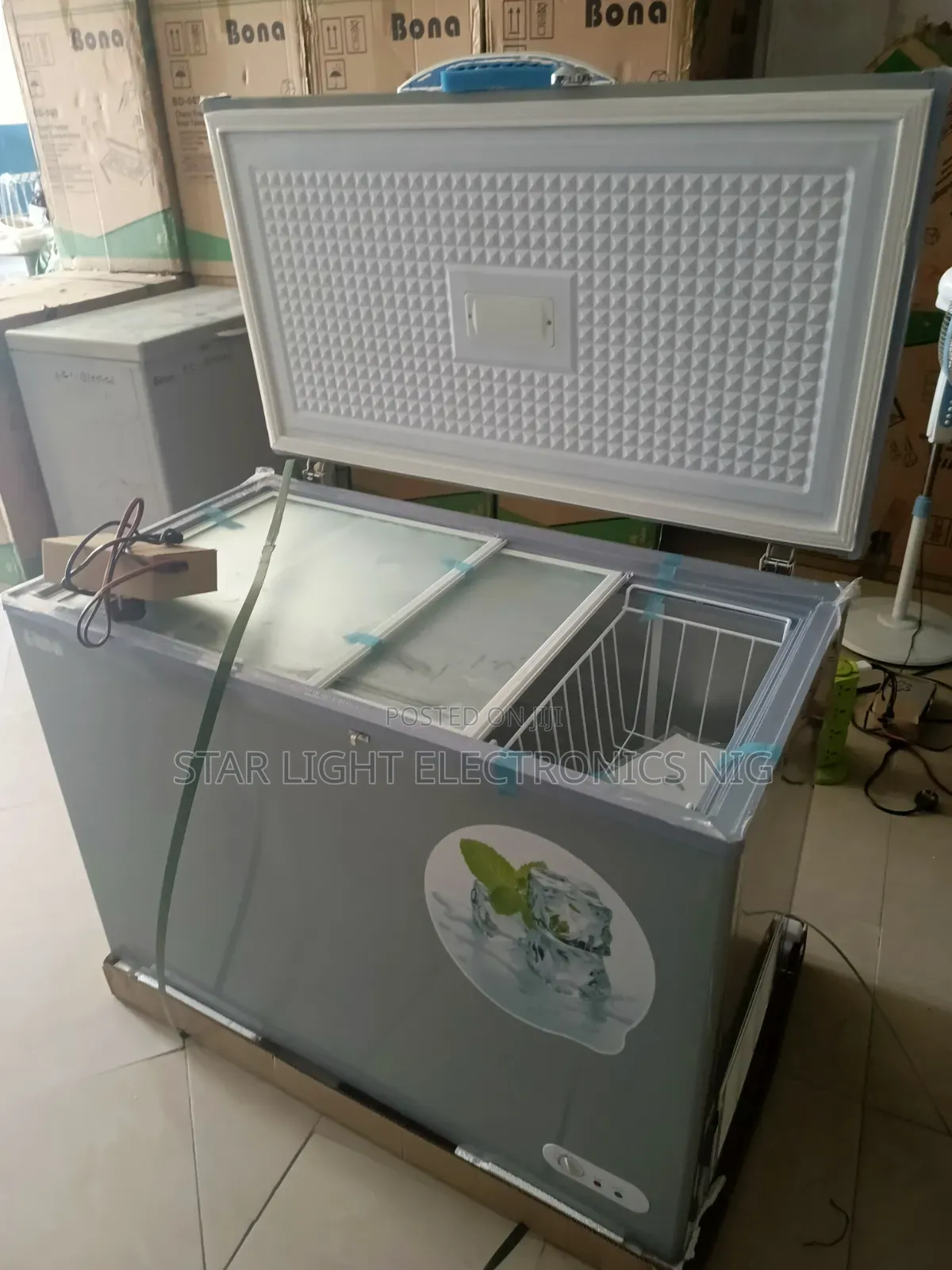 218 Bona Dc Solar Chest Freezer