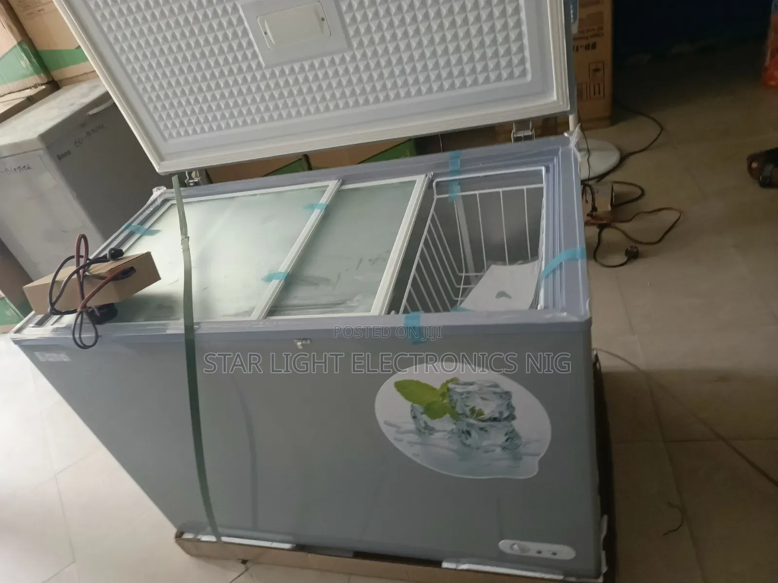 218 Bona Dc Solar Chest Freezer