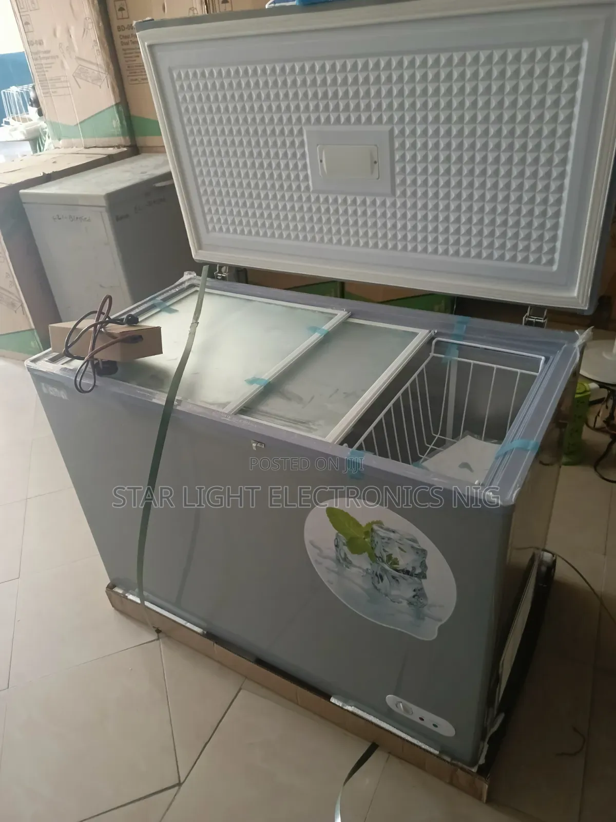 218 Bona Dc Solar Chest Freezer