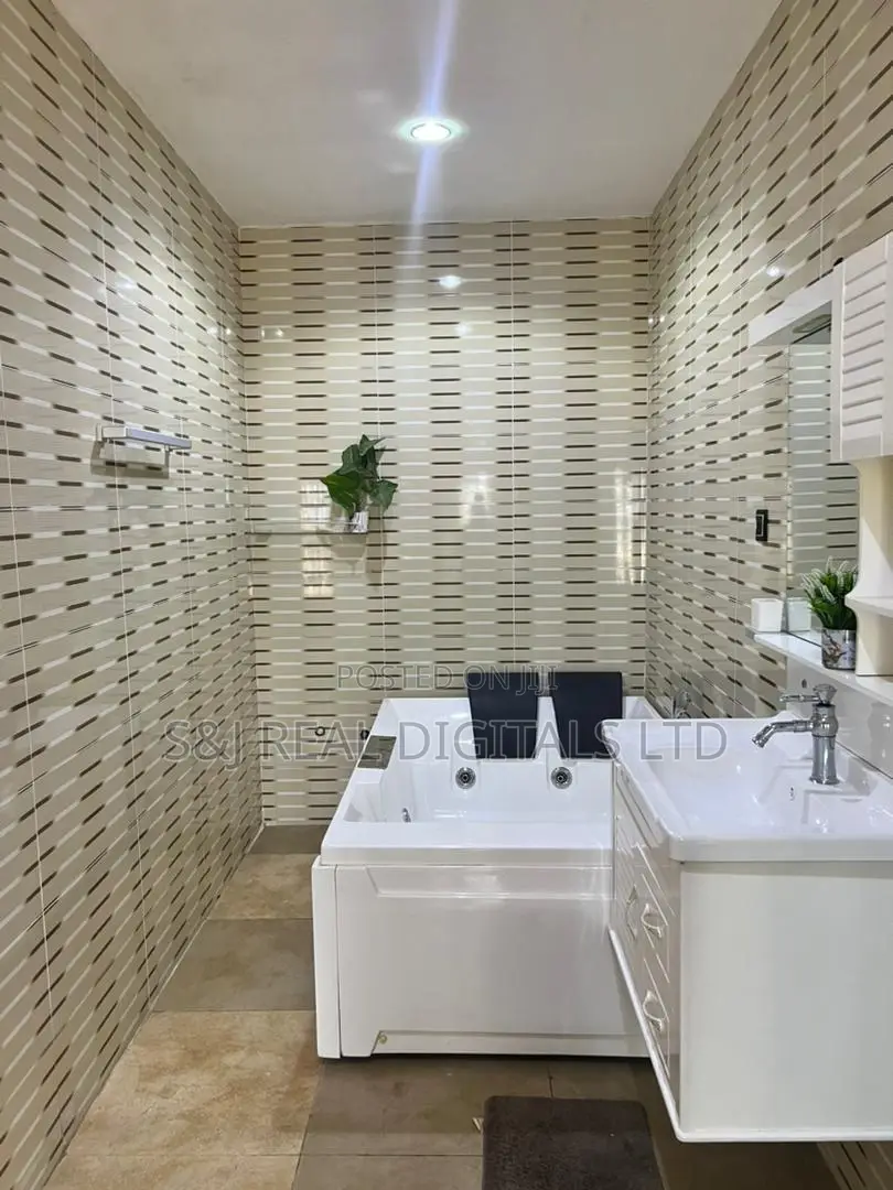 Furnished 6bdrm Duplex in Idu for sale