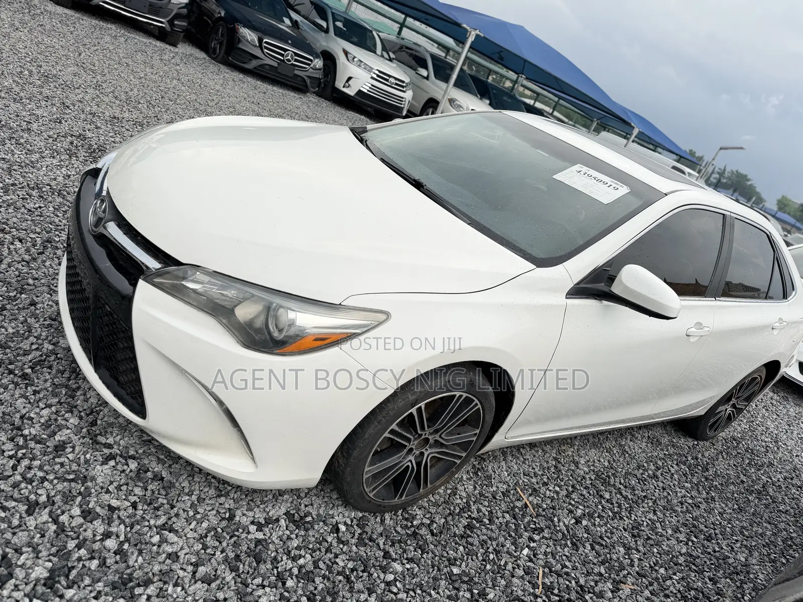 Toyota Camry SE w/Special Edition Pkg (2.5L 4cyl 6A) 2016 White