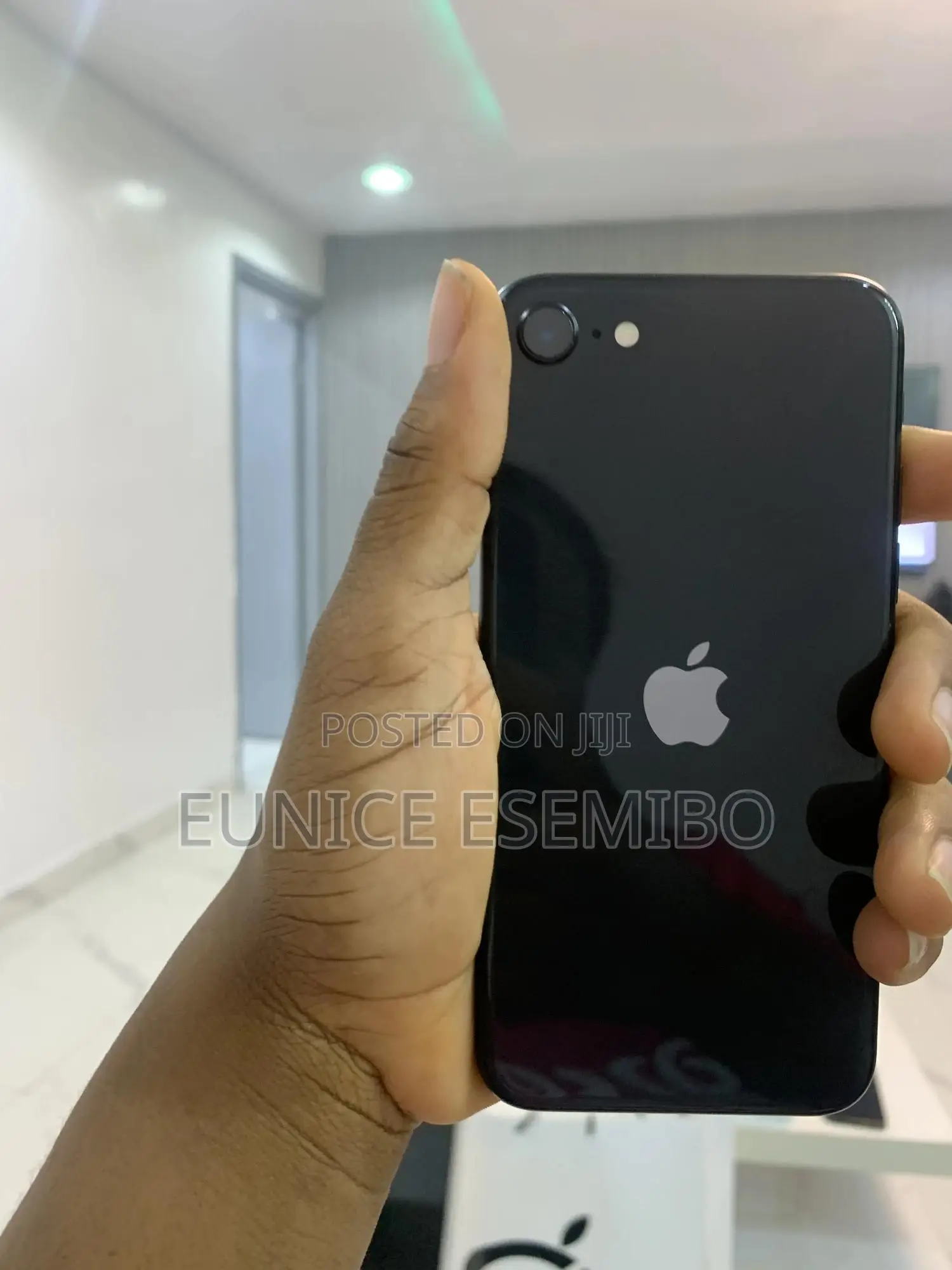New Apple iPhone SE (2022) 64 GB Black